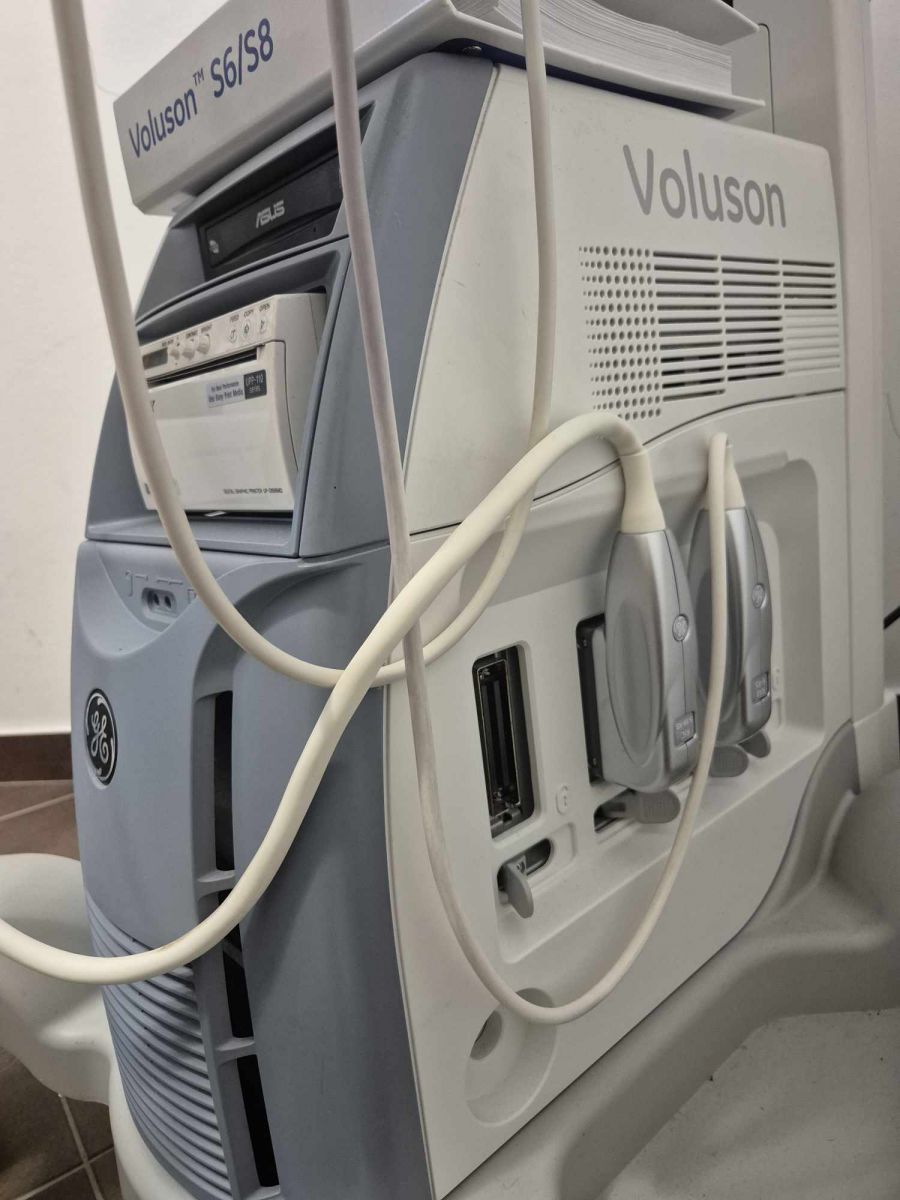 Használt GE Voluson S8 BT16 ultrahang készülék két vizsgálófejjel Használt GE Voluson S8 BT16 ultrahang készülék két vizsgálófejjel